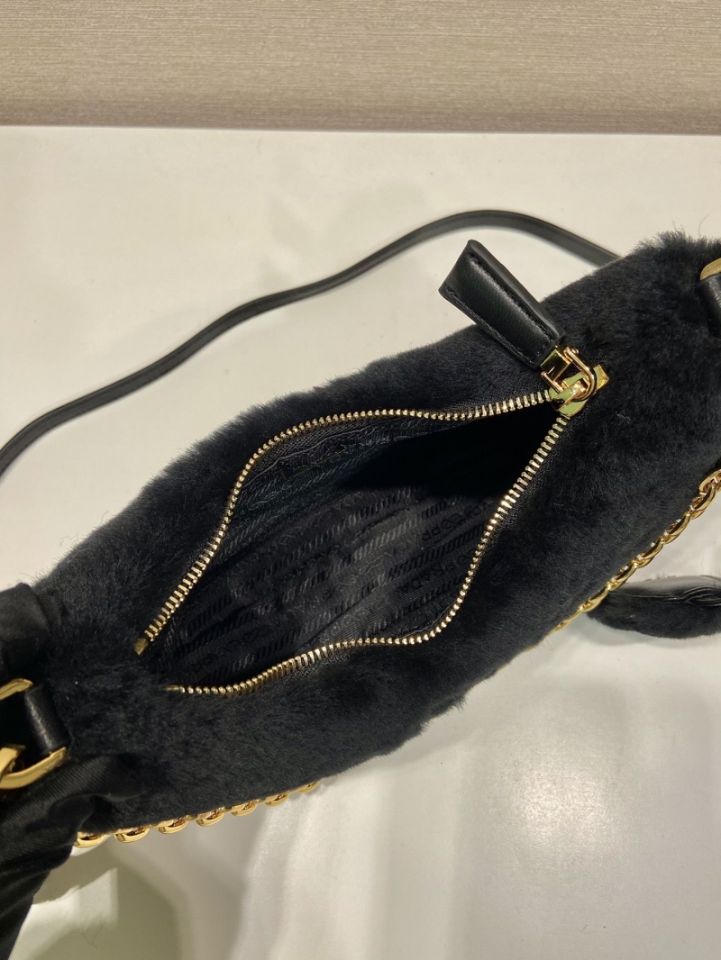 Pra*a hobo bags